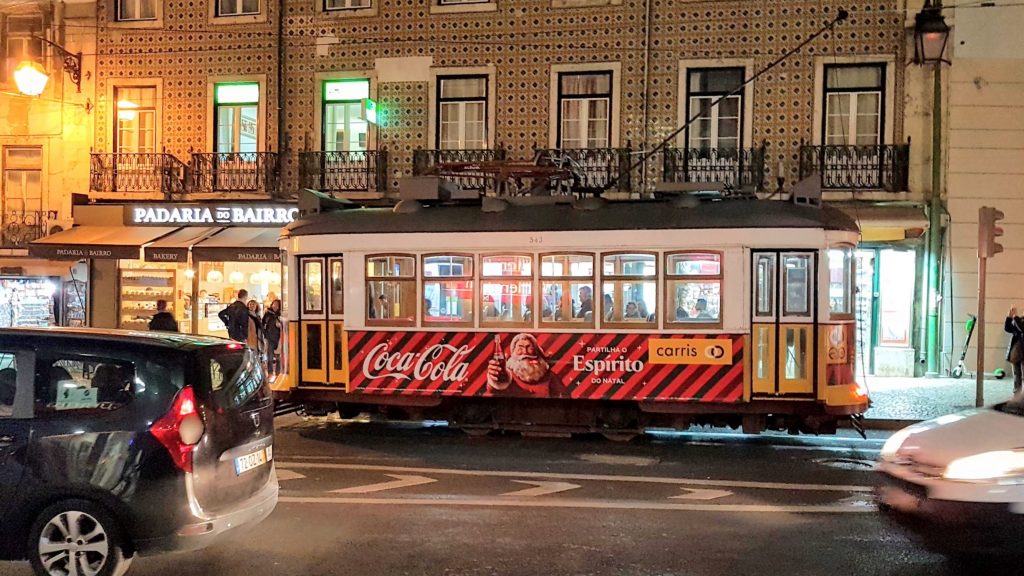 Raitiovaunu Lissabonissa, #28,
1000 tuntia ulkona haaste