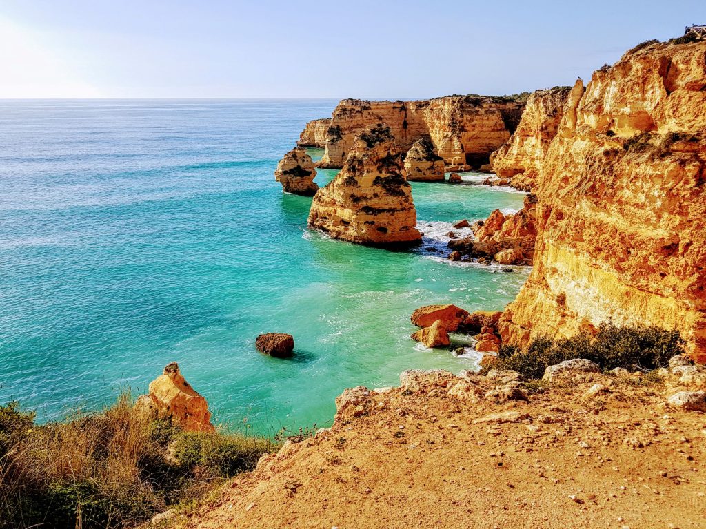 Onnistunut perheloma Algarvessa Praia de Marinha