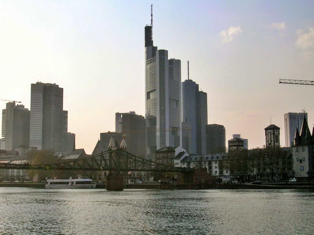 Frankfurt 2010. Ihmeiden aika