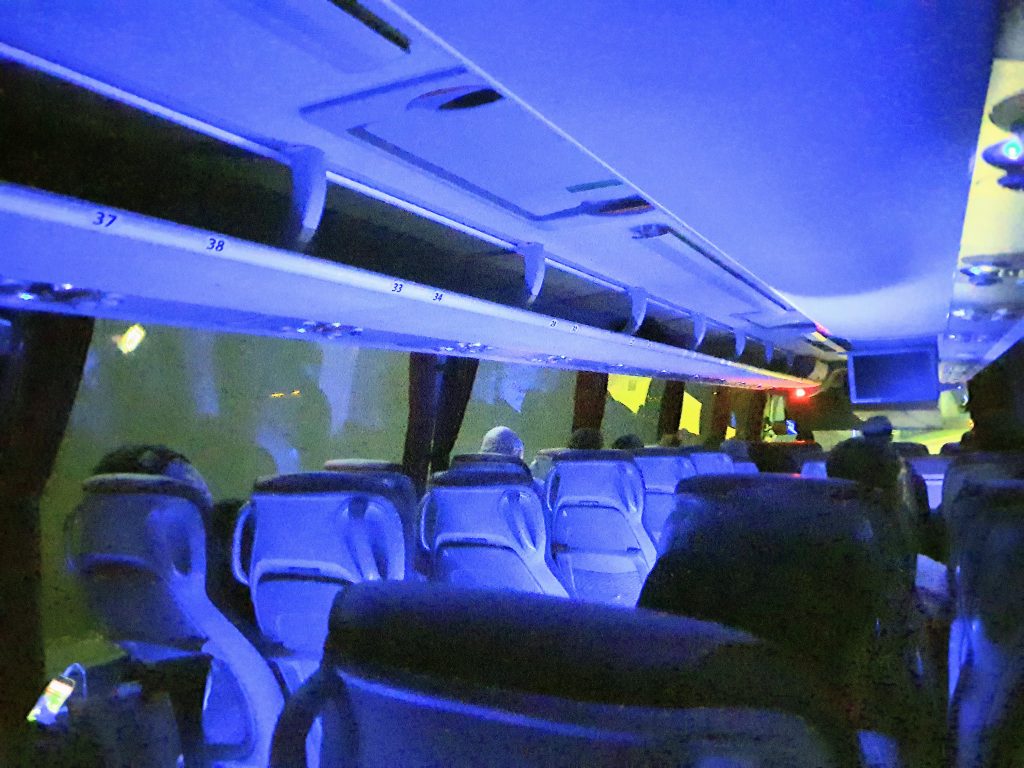Tallinnassa taas, Estonian lines bussi
