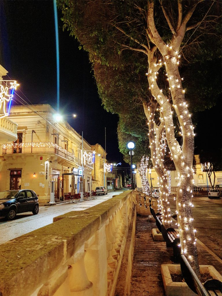 Joulukortteja maailmalta - Joulu Gozolla