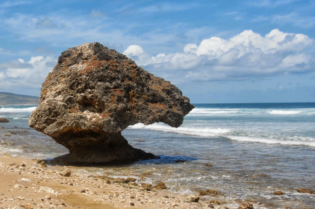 Helmikuun kuvahaaste 15-21-Bathsheba kivi Barbados 