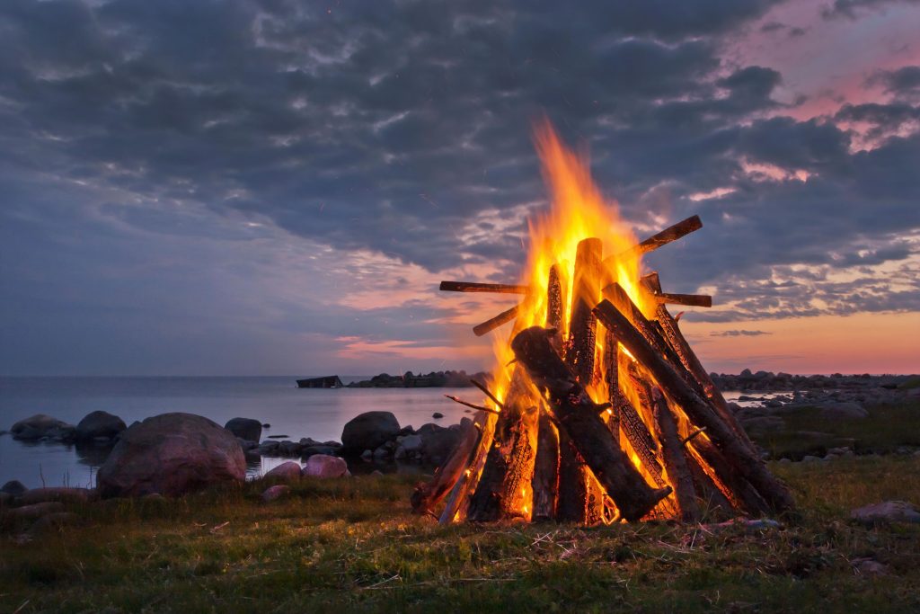 Juhannus maailmalla - Juhannus 2024 - juhannuskokko