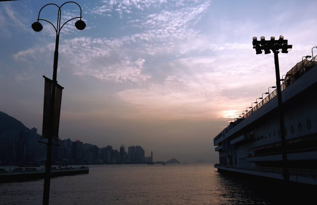 Miten selviää arjesta maailmalla? Päättökuva, Hong Kong